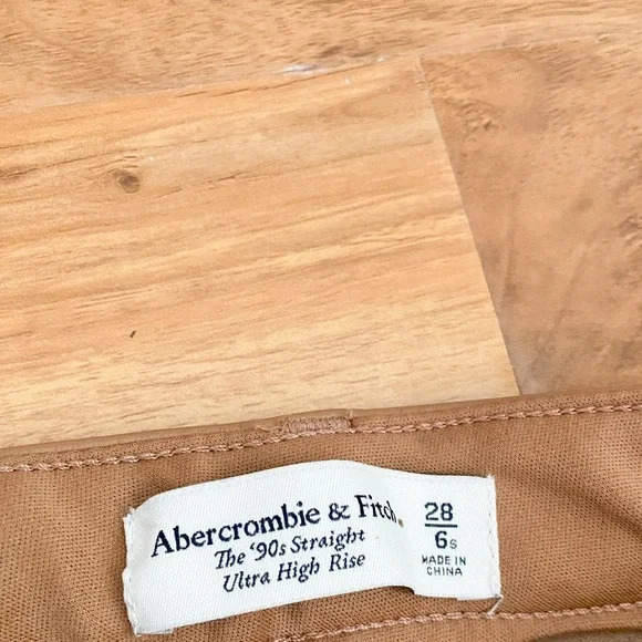 Abercrombie & Fitch 90’s Straight Ultra High Rise Tan Vegan Leather Pants 28 6S - Picture 7 of 10